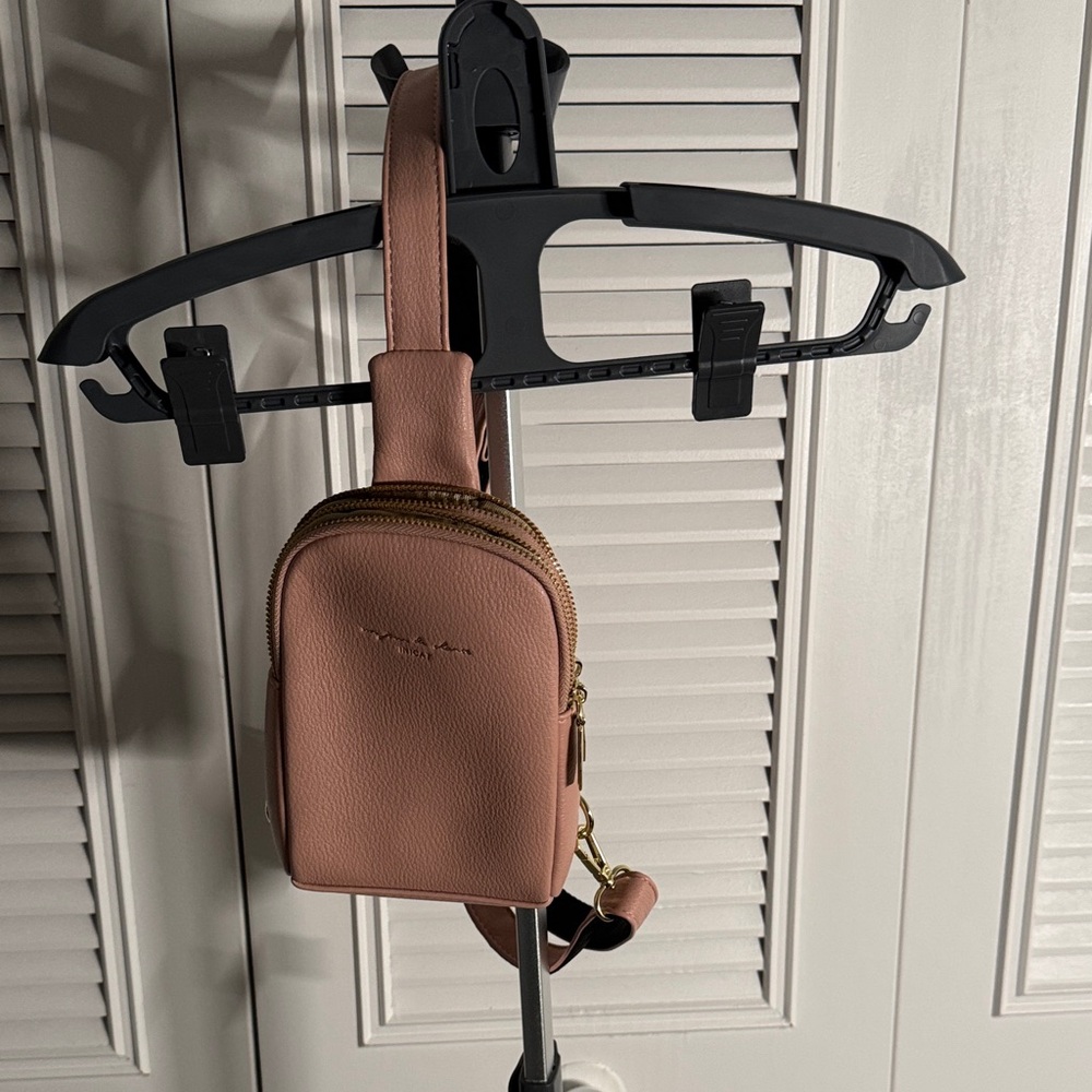 Indicat Women’s Crossbody Purse
Pink Vegan Leather